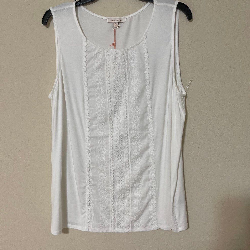 NWT XL White Sleeveless Top (P125)